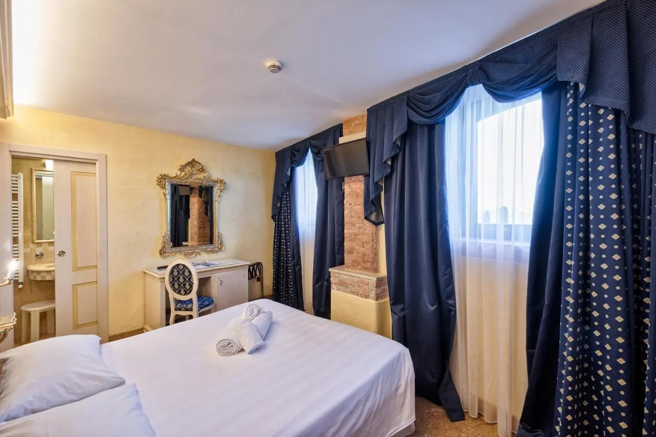 ***  Hotel Vecellio Venice On The Lagoon Italy